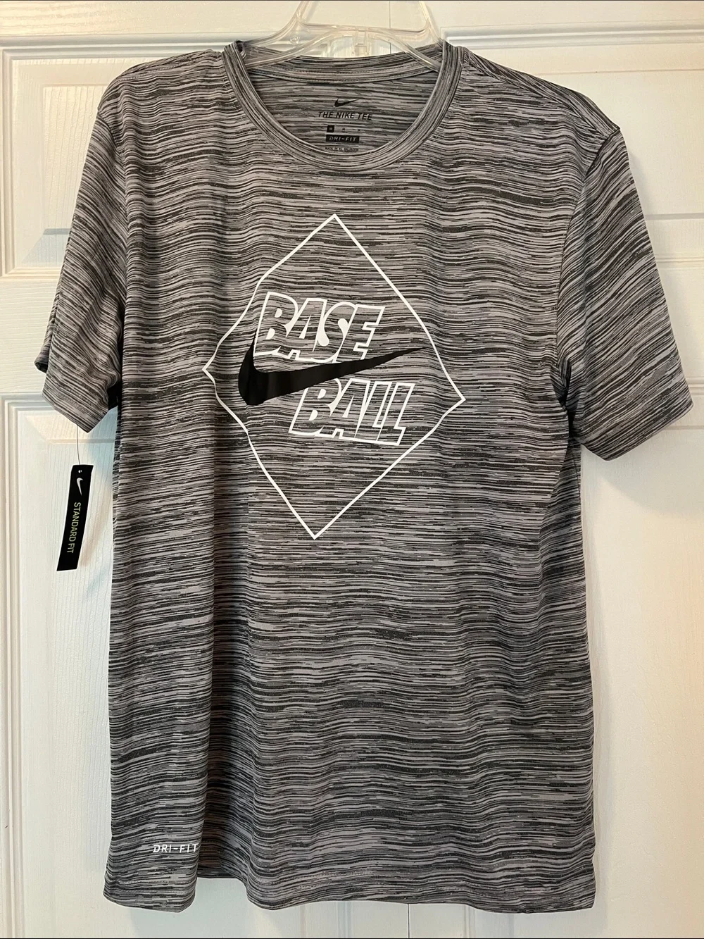 NWT Nike Gray Baseball Graphic Mens T-Shirt